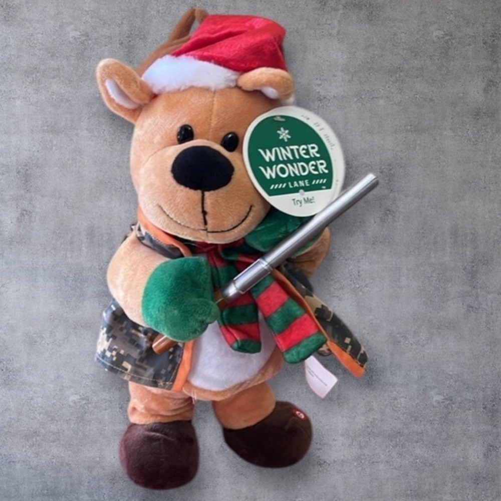 Winter Wonder Lane Gemmy Hunting Reindeer Plush Camo Vest Santa Hat NWT Non-Work